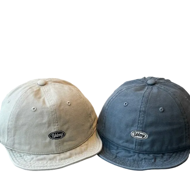 Gorra de béisbol de ala corta ajustable