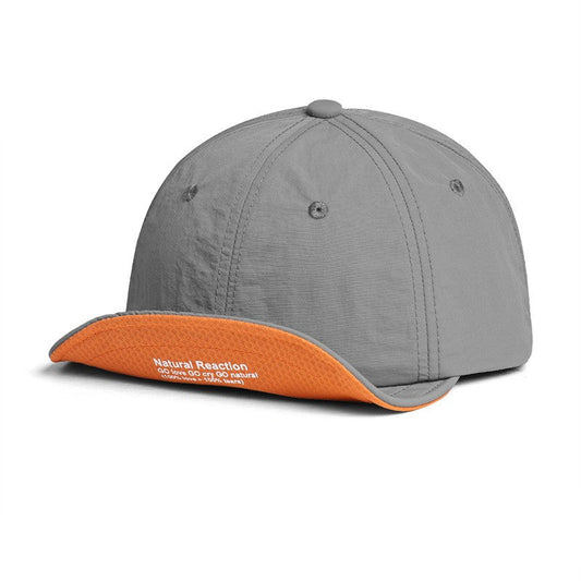gorra estampada de visera corta.